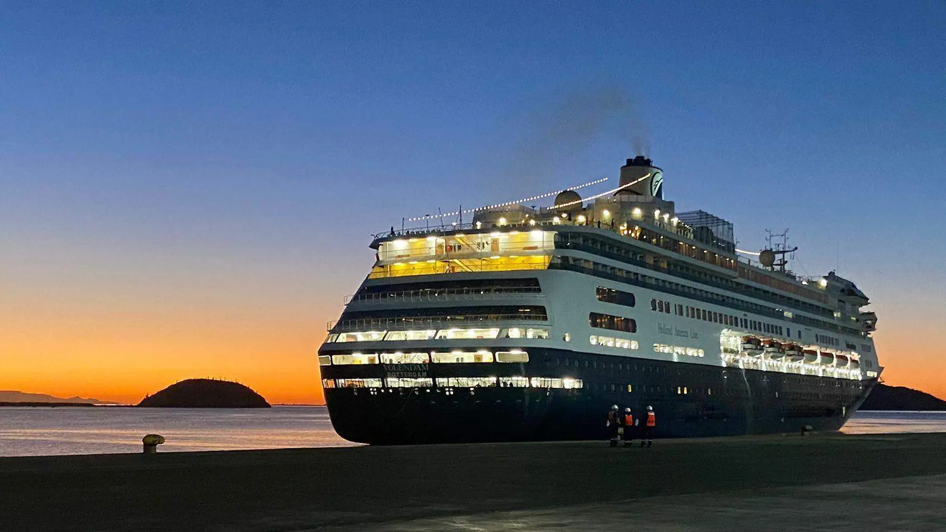 Arriba a Guaymas crucero Volendam